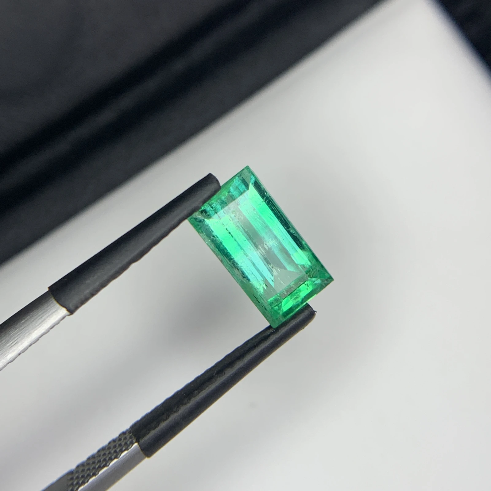 Natural Green Emerald 2.43 Carat Faceted Rectangular Cut Loose Gemstone — view 6